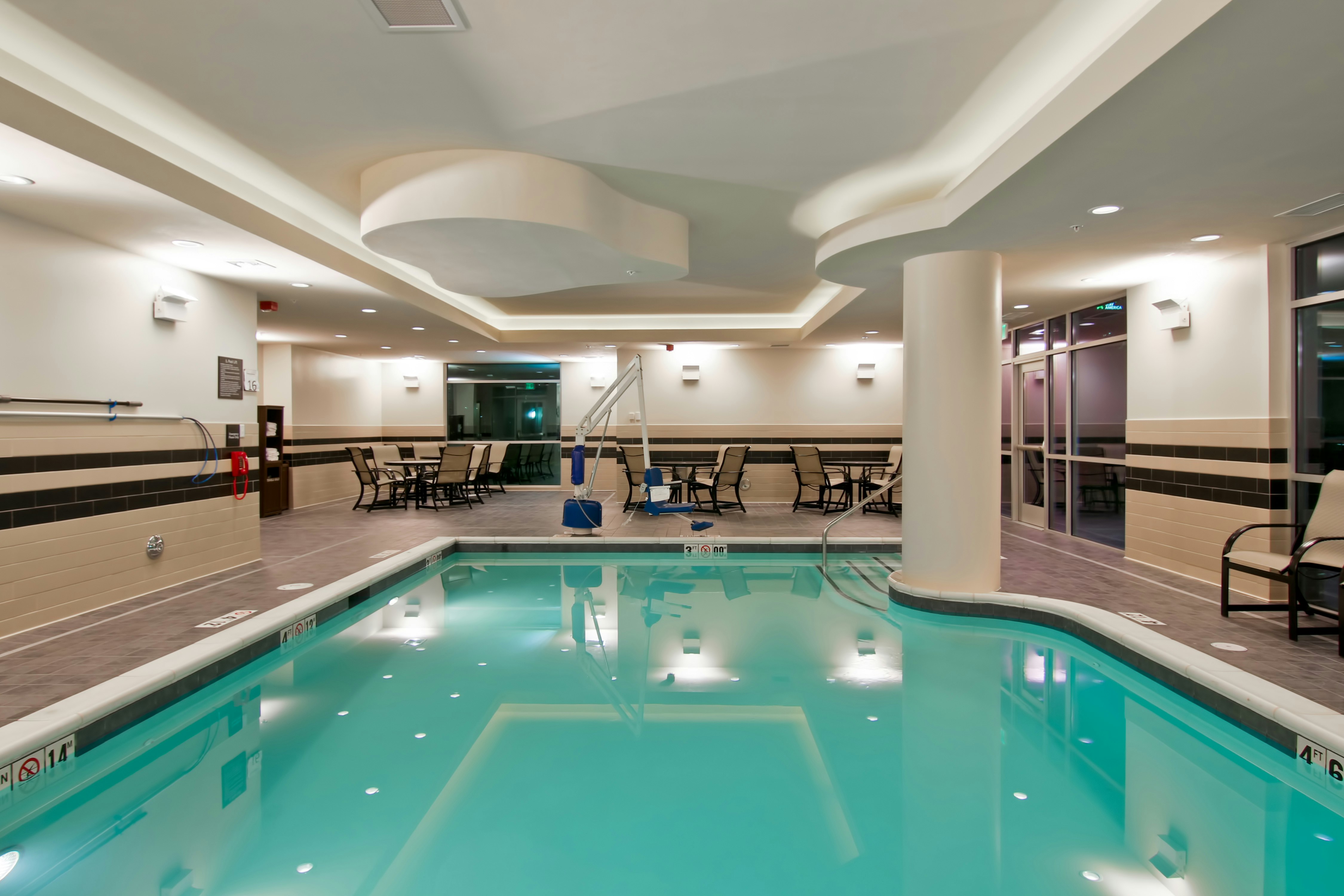 Hampton Inn Suites Bellevue Downtown Seattle Wa 24/53