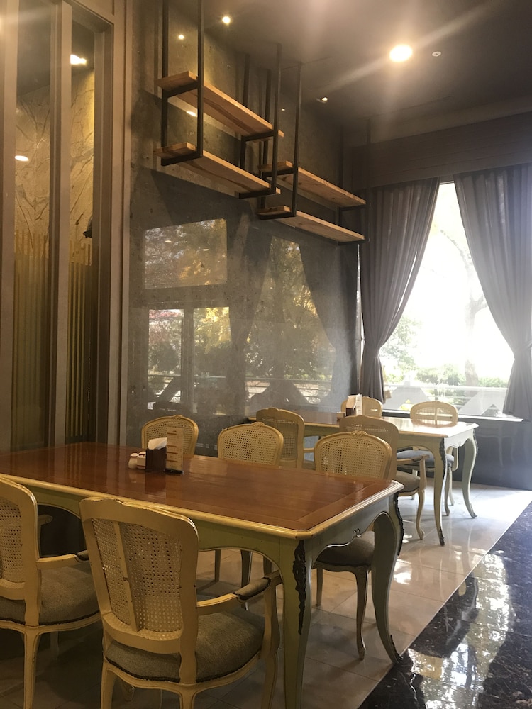 Hotel International 49/66