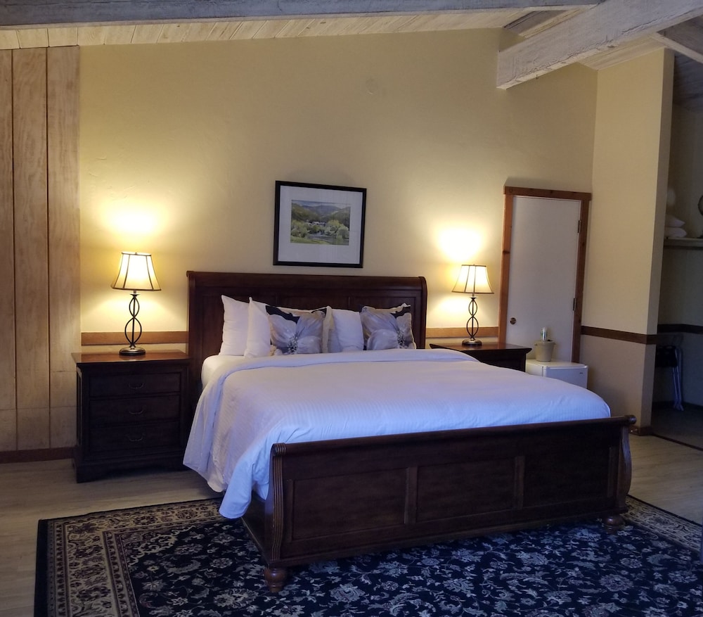 Carmel Valley Lodge And Resort 12/50