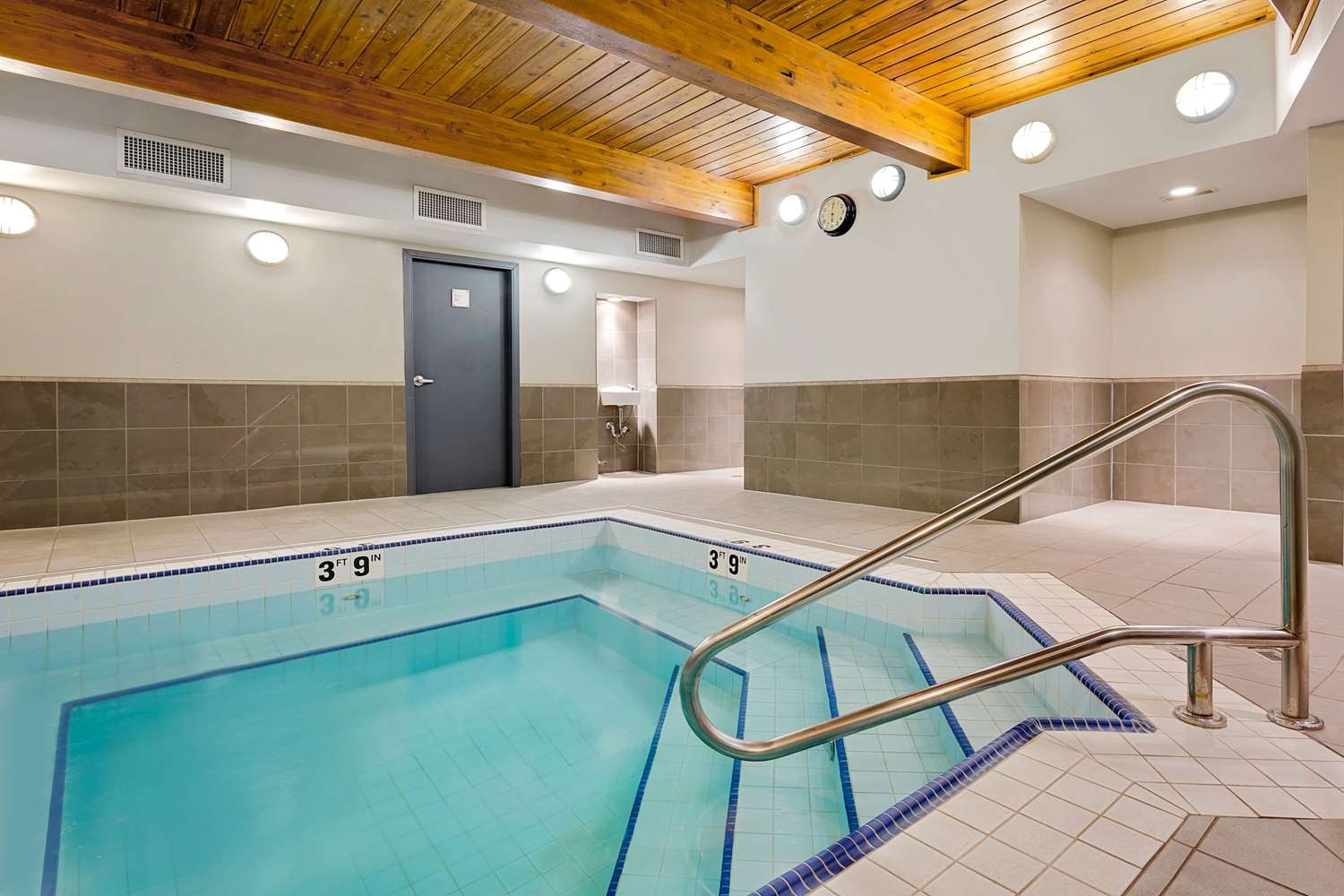 Ramada By Wyndham Kamloops 29/47