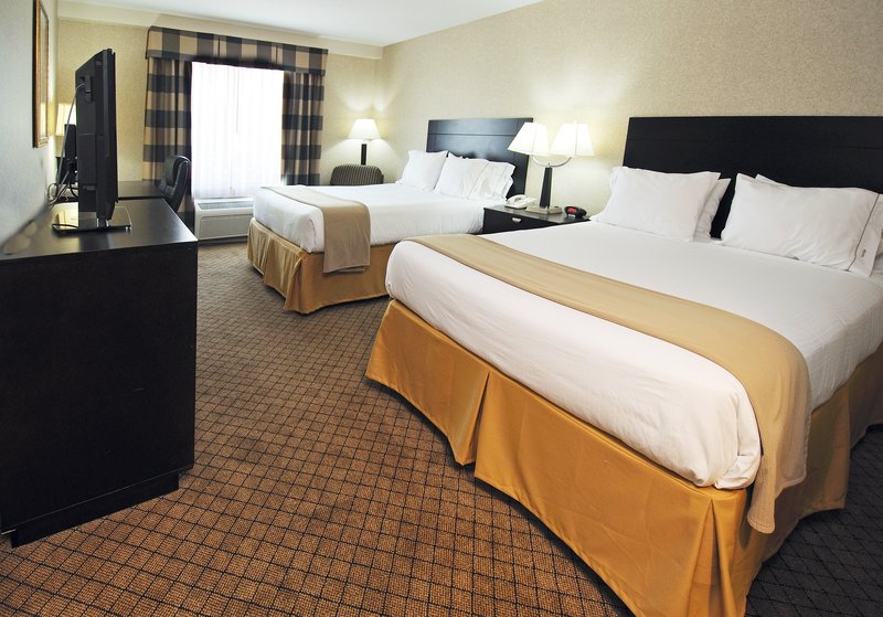 Holiday Inn Express Halifax Airport 22/65