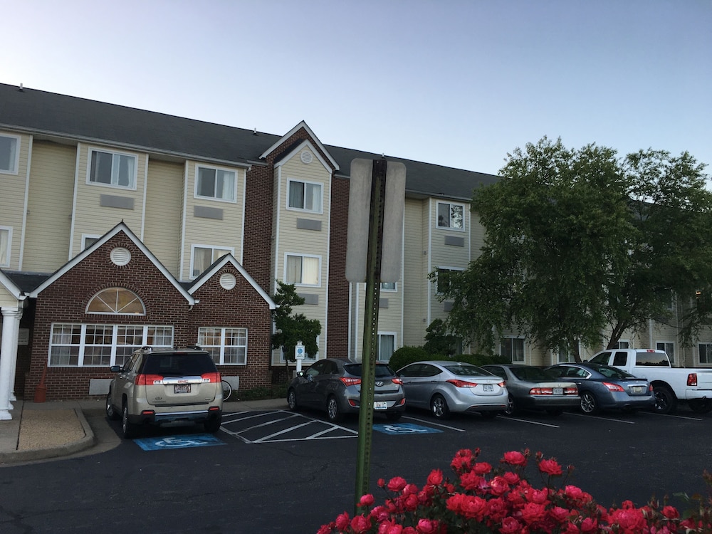 Microtel Inn Suites By Wyndham Richmond Airport 34/37