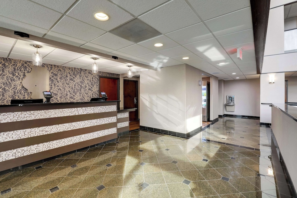 Drury Inn and Suites Springfield IL 3/50