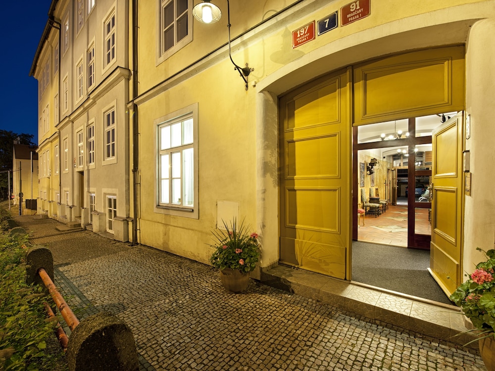 Ea Hotel Jeleni Dvur Prague Castle 9/53