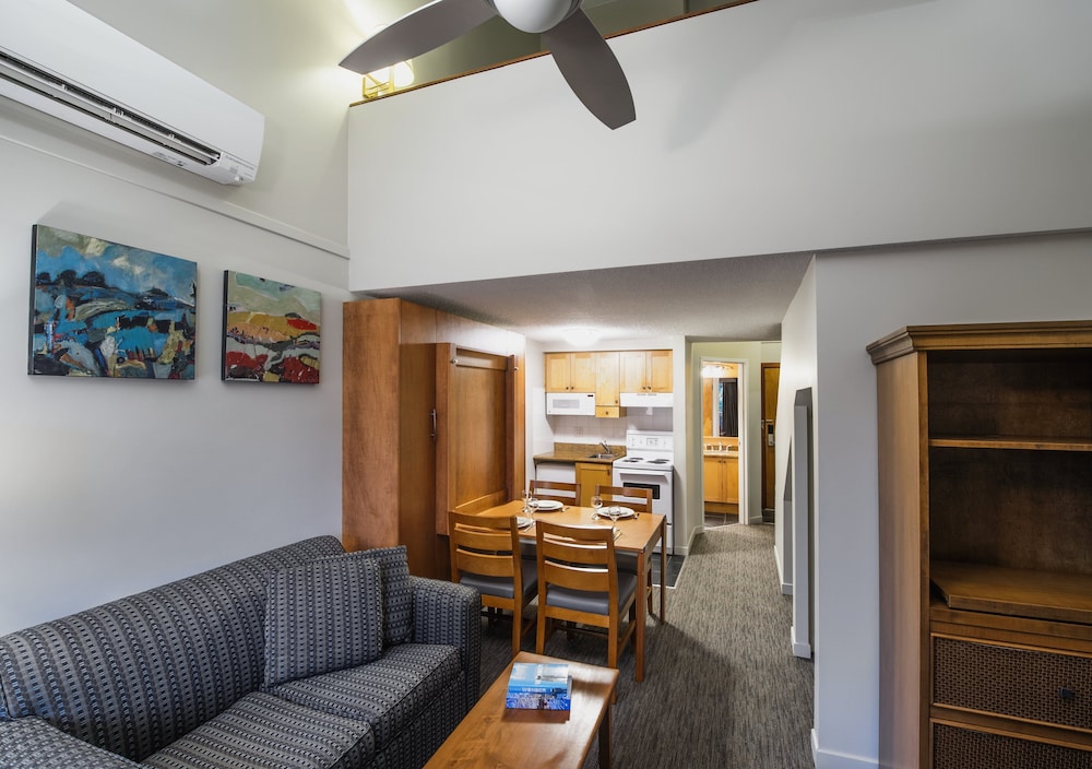 Whistler Village Inn Suites 38/73