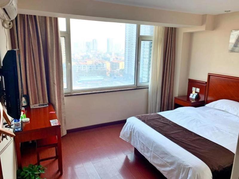 GreenTree Inn Handan Train Station Express Hotel 39/77