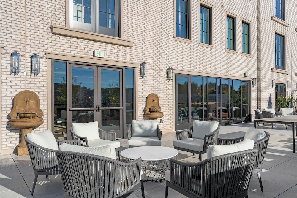 The Shepherd Hotel Downtown Clemson 35/46