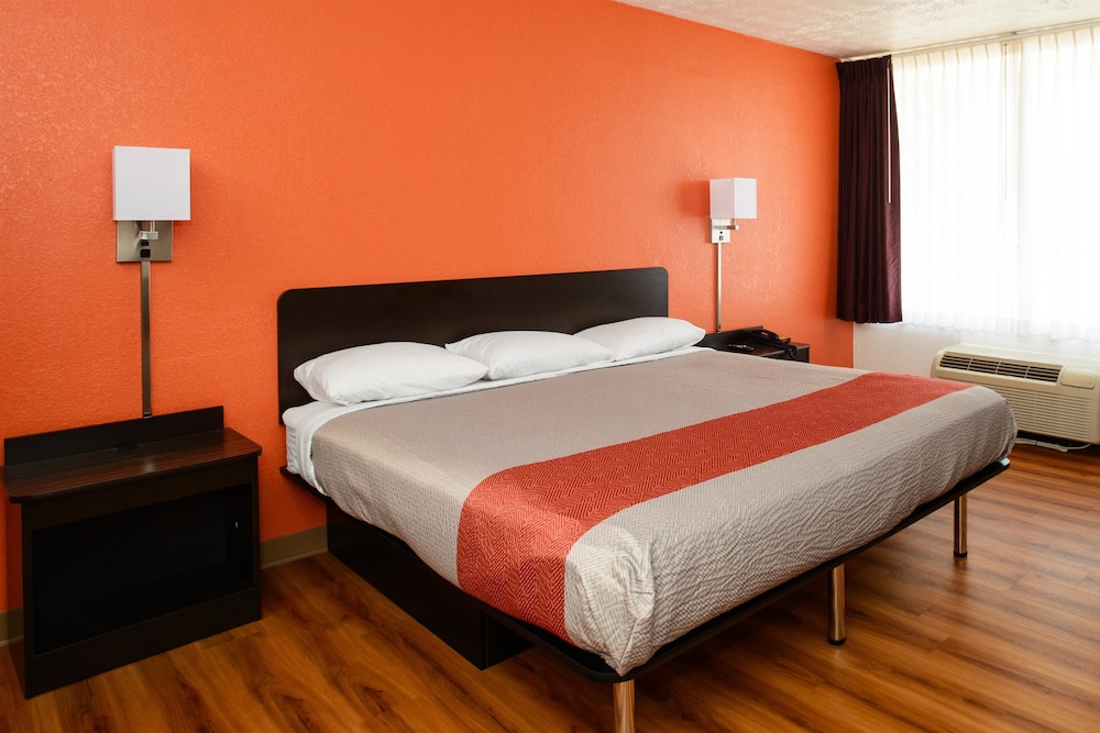 Motel6 Mount Jackson, VA - Shenandoah 40/56