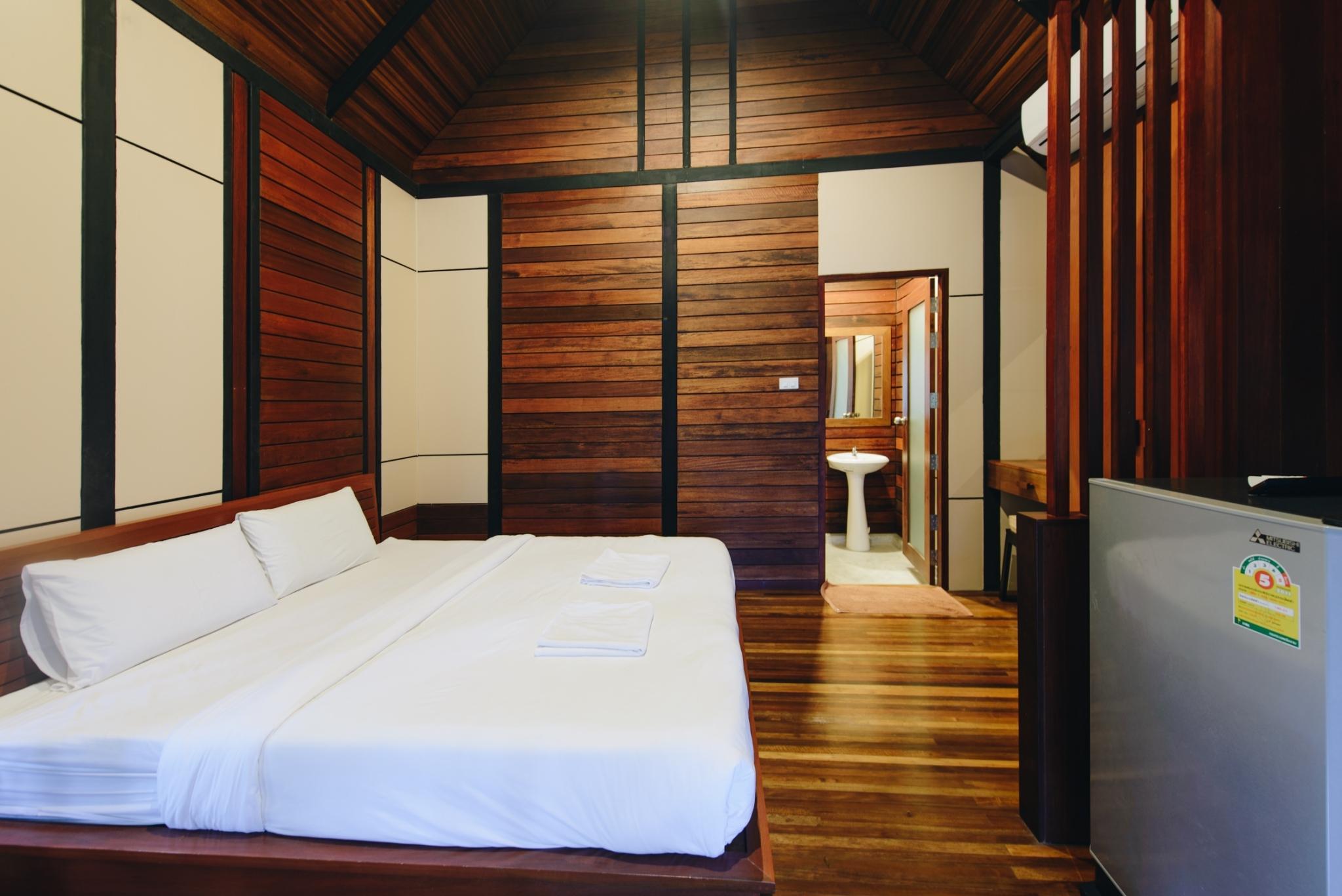 Room, Double Bed, River Front