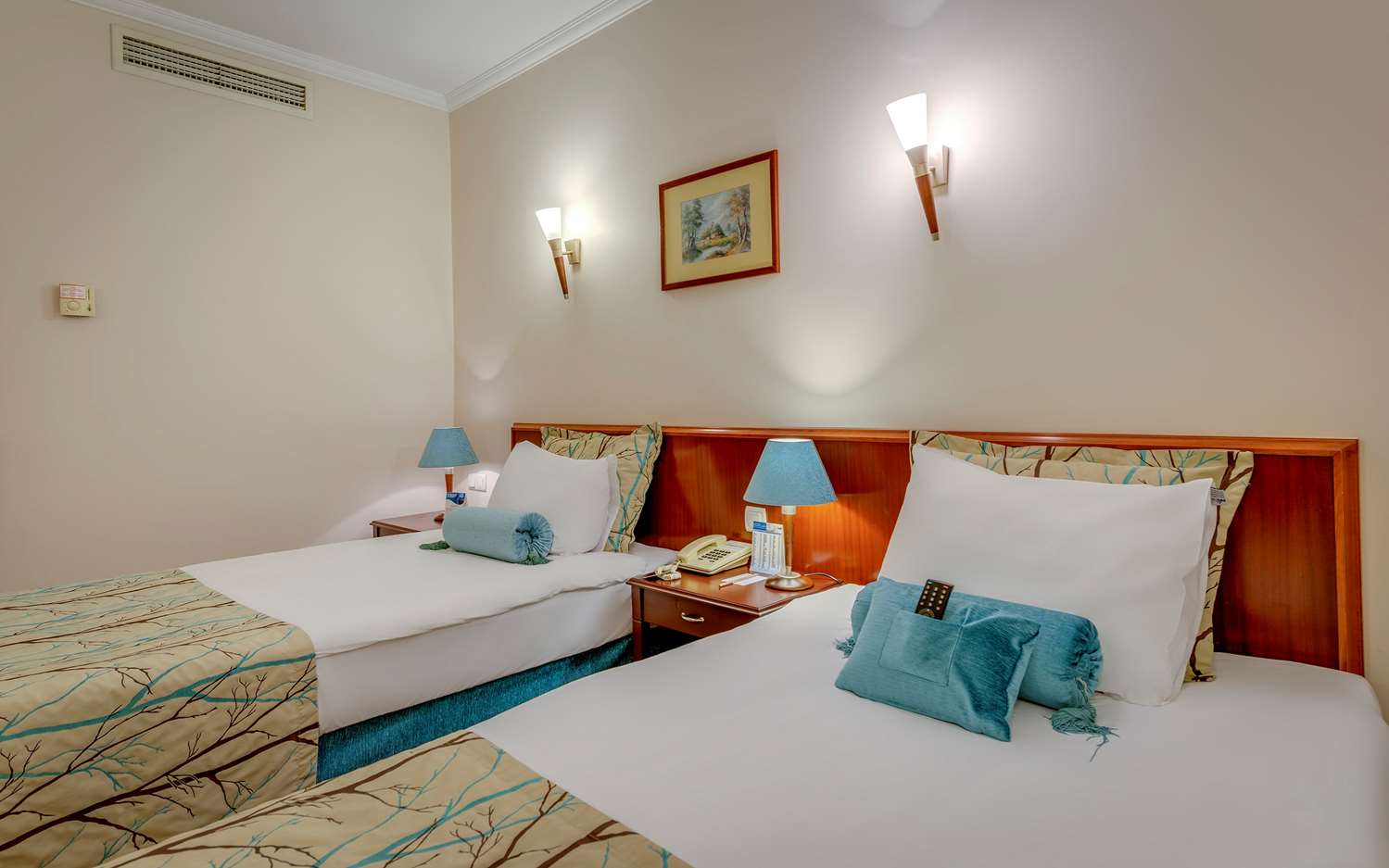 Best Western Plus Khan Hotel 14/49