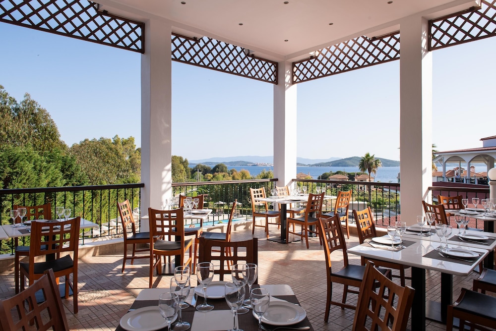 Alexandros Palace Hotel and Suites 68/83