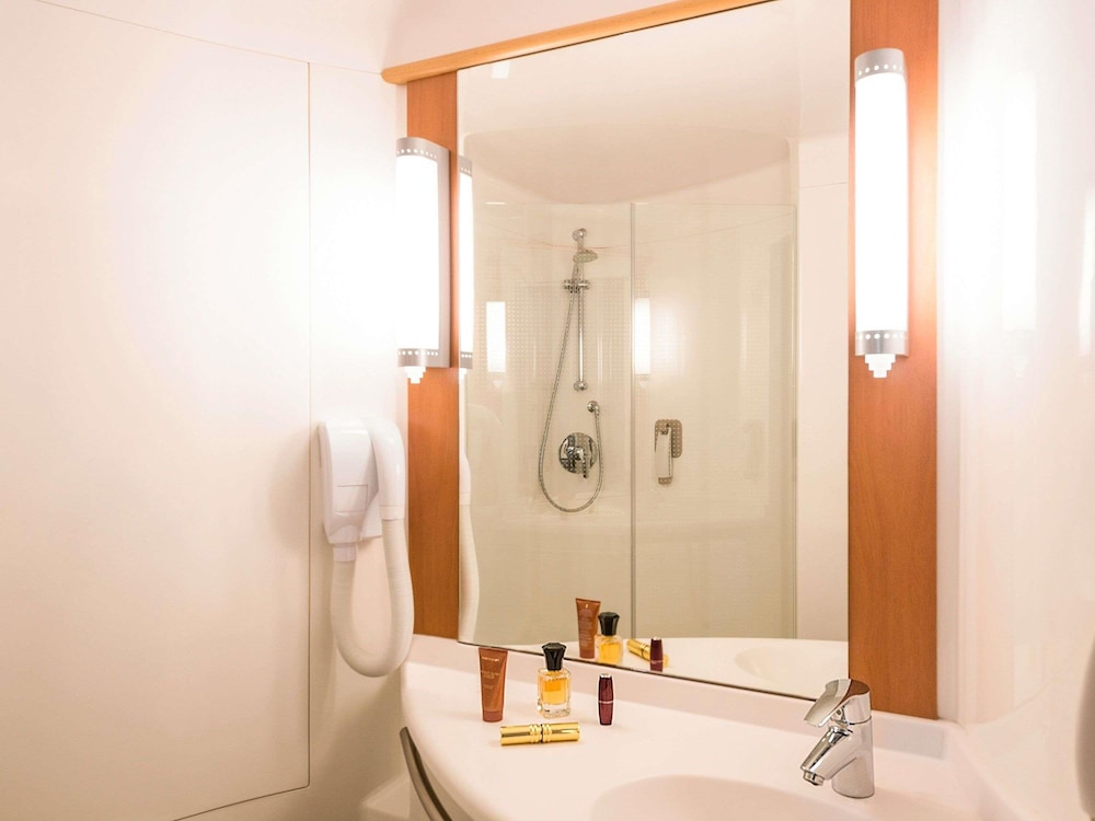 ibis Esch Belval 64/64