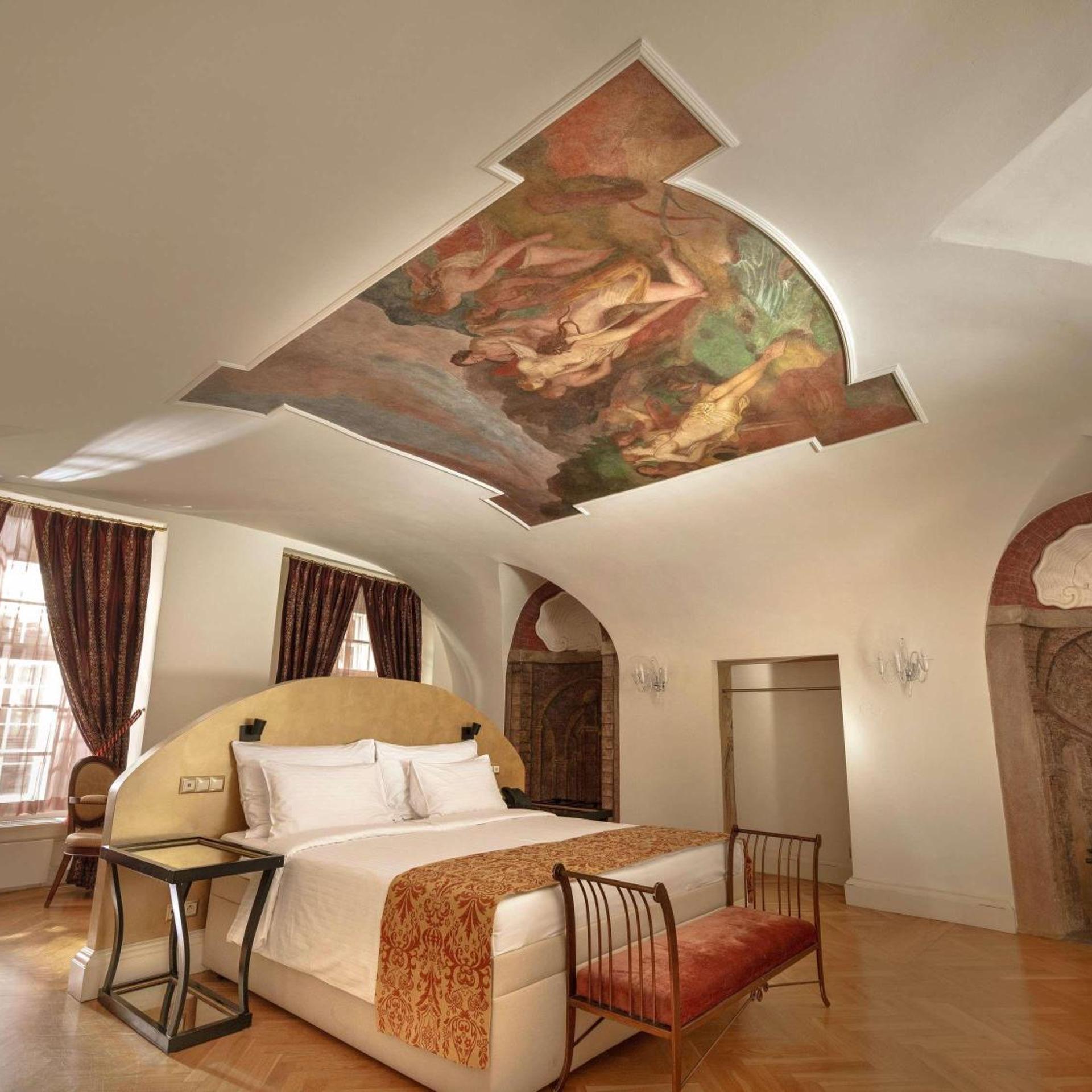 Fresco, Baroque, King Bed