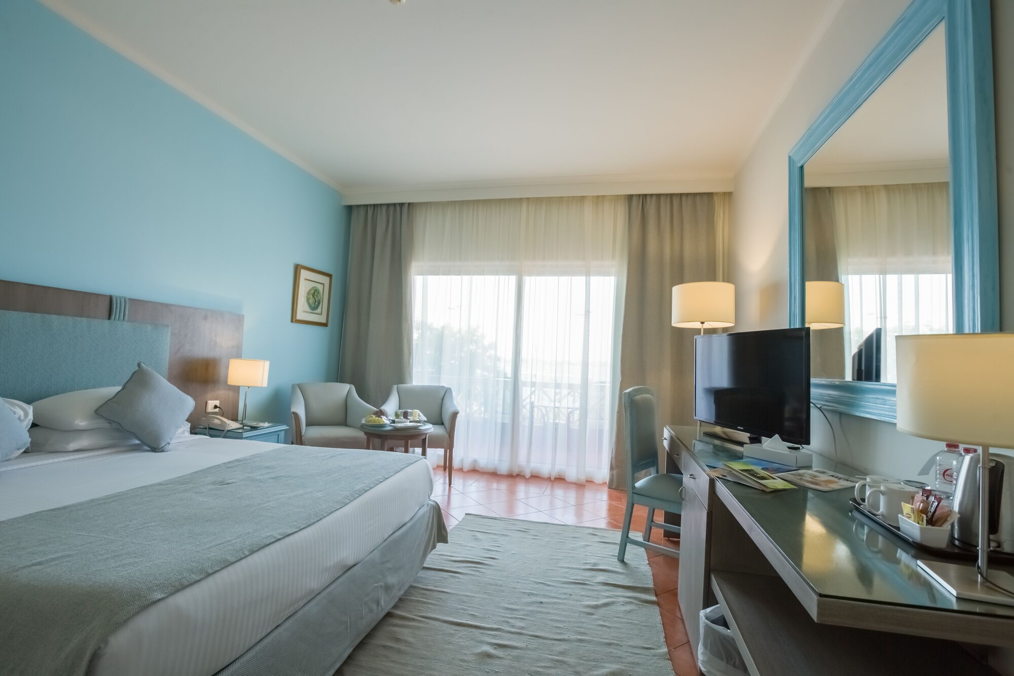 غرفة سوبيريور بسريرين منفصلين بإطلالة على البحر، M Hotels at Porto Marina 7/10
