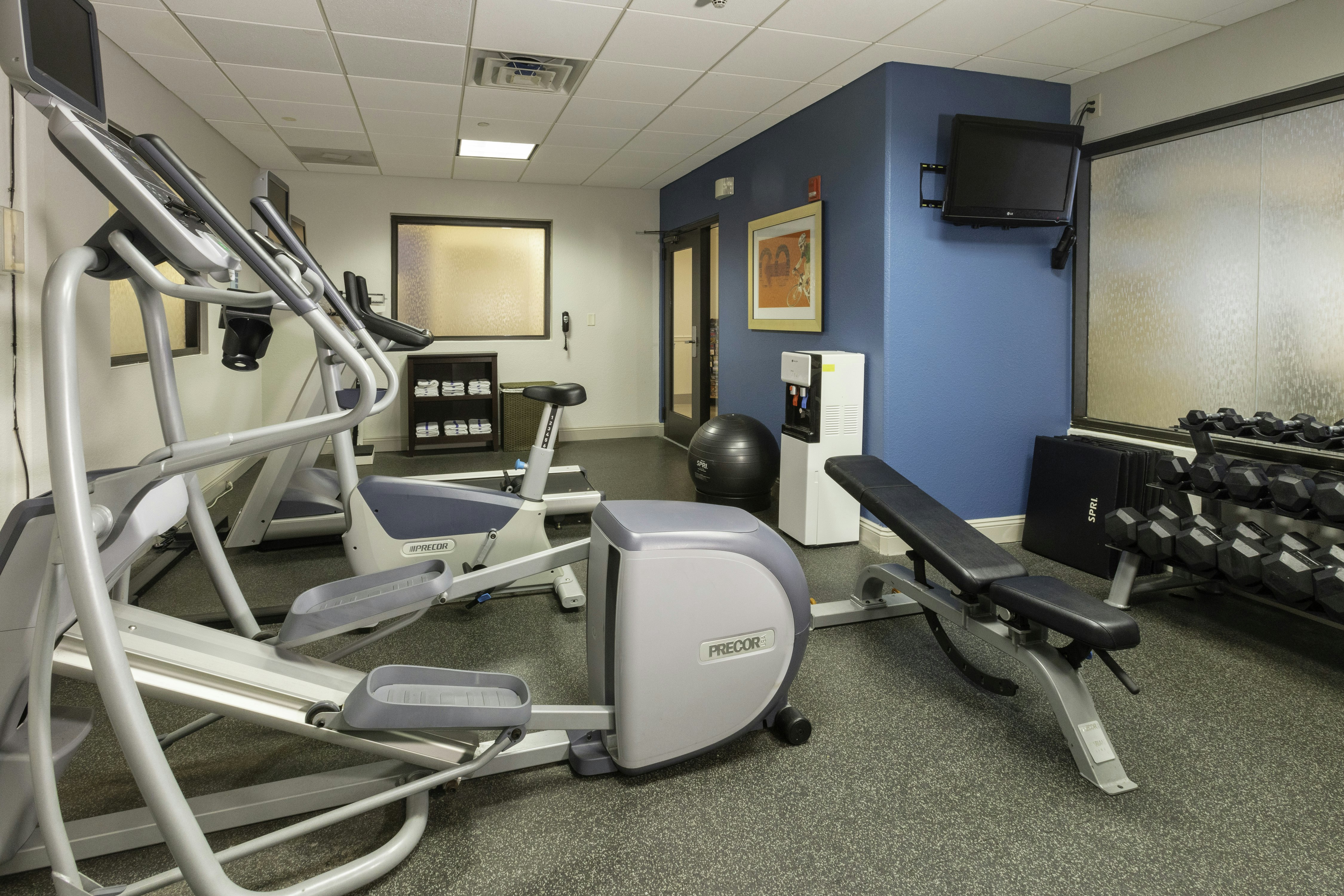 Holiday Inn Express Suites Jacksonville Airport 38/63
