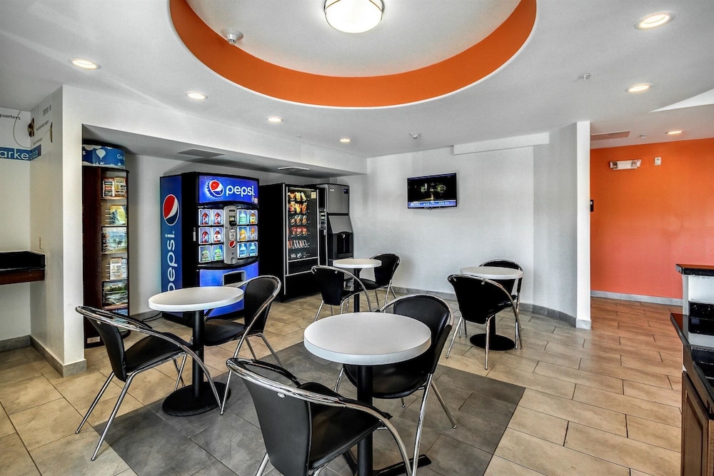 Motel6 Allentown, PA 32/45
