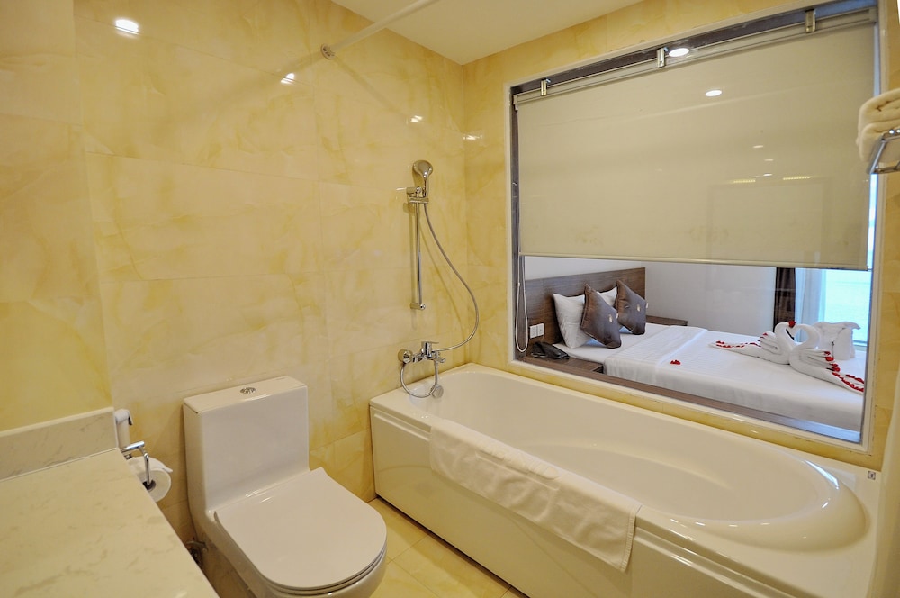 Lenid Nha Trang Hotel 63/66