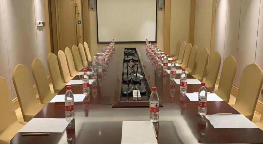 Vienna International Hotel (Chengdu Global Center New Convention & Exhibition) 44/47