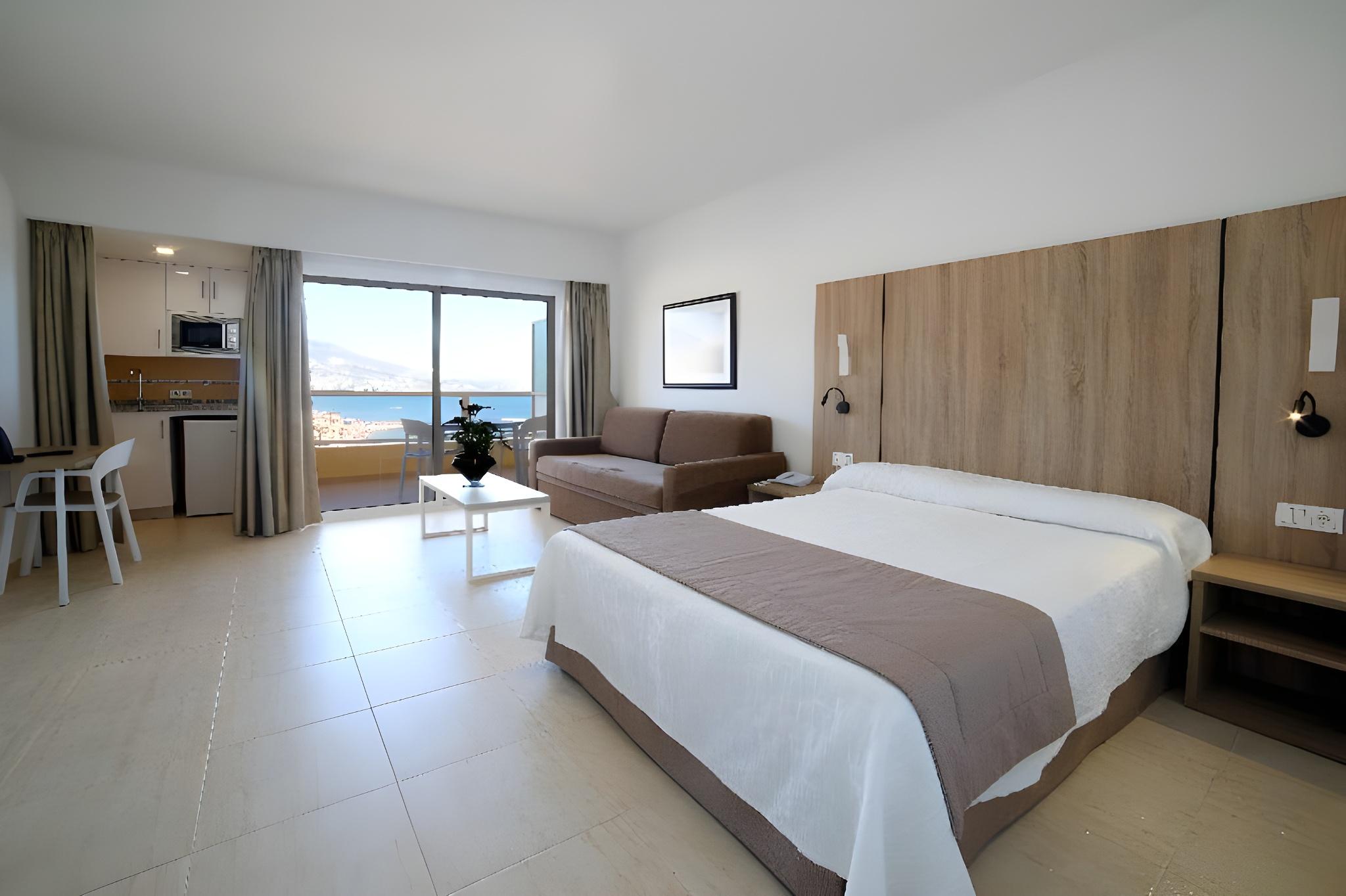 Superior, Studio, Double Bed, Side Sea View, Terrace