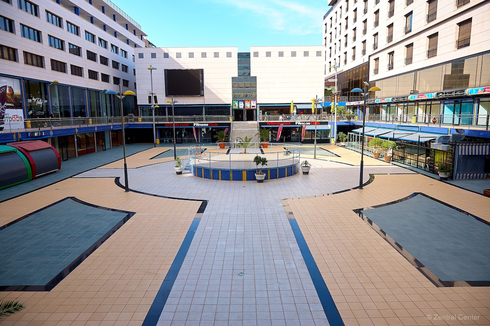 Zentral Center Hotel - Adults Only 40/50