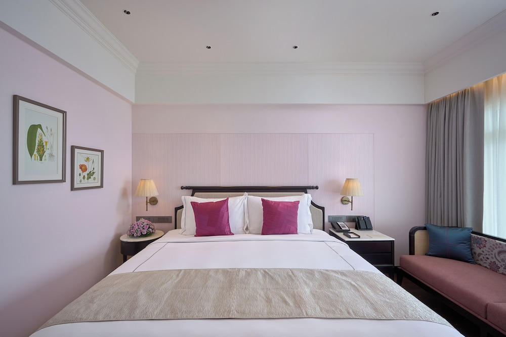 DELUXE ROOM TWIN BED