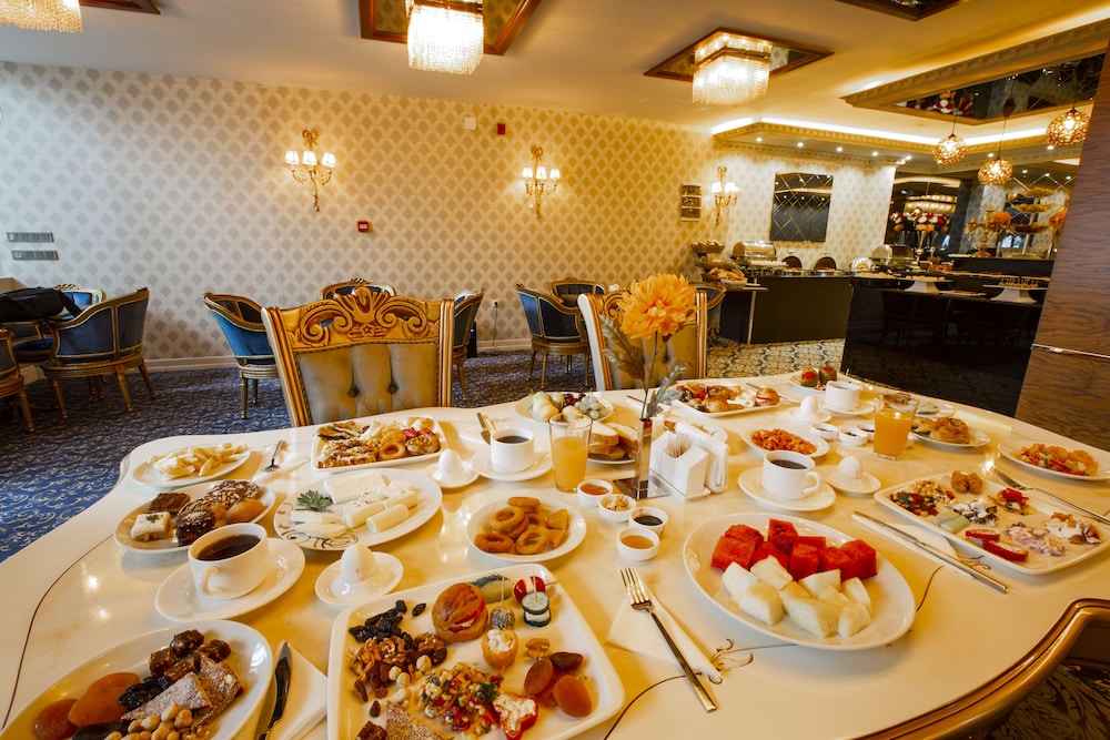 Real King Residence Hotel 70/78