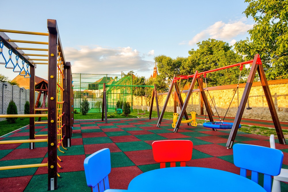 Conacul Ambient 60/65