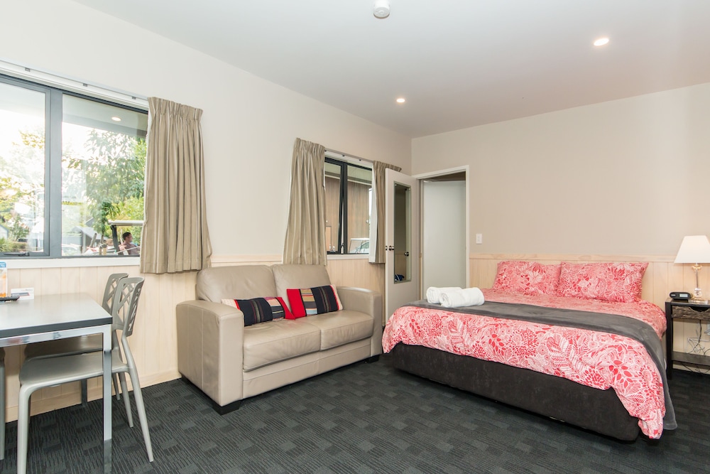 Tasman Holiday Parks - Christchurch 11/36
