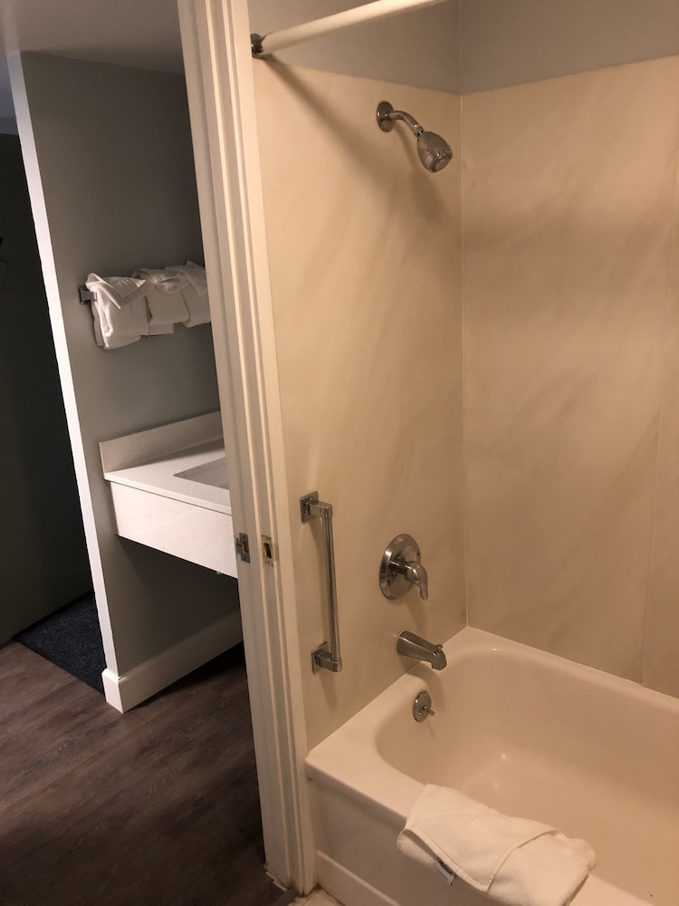 Sand Dollar Inn 60/60