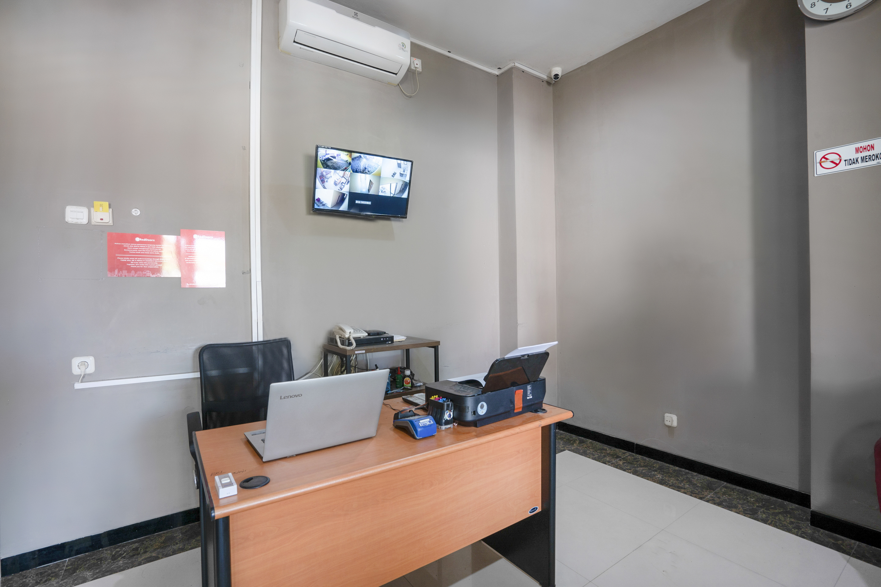 RedDoorz Syariah near Airlangga University Campus B 20/29