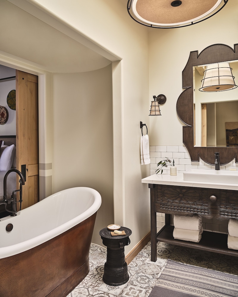 Room, 2 Double Beds, Grove View، Bishops Lodge Ranch Resort And Spa 2/2