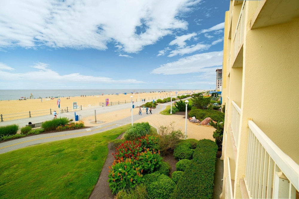 The Oceanfront Inn 32/42