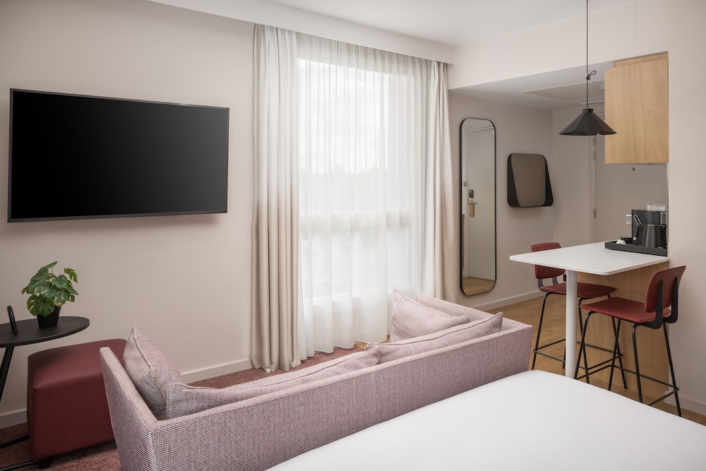 Hyatt House Paris Charles de Gaulle Airport 12/33