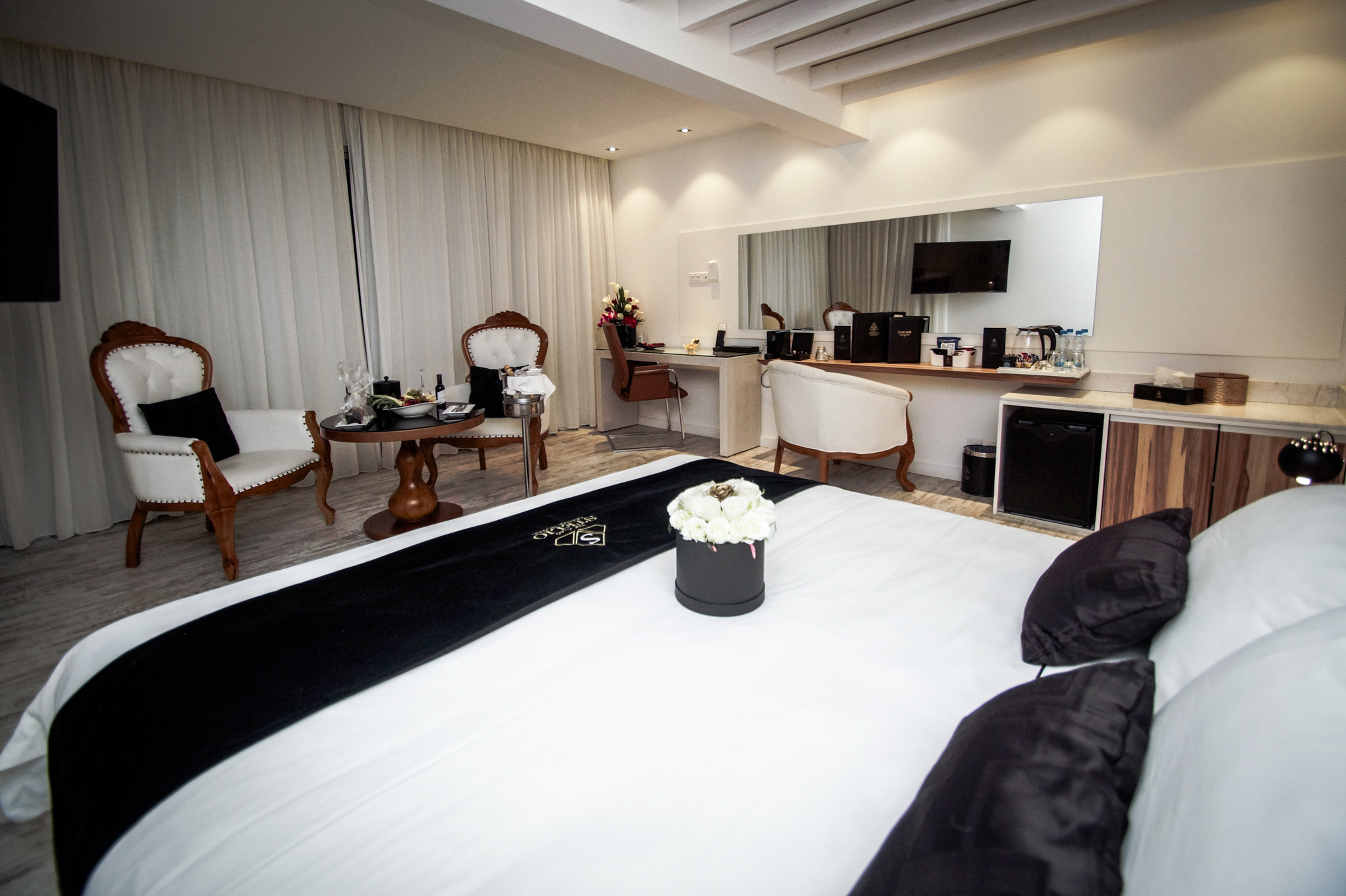 Junior Suite, Executive