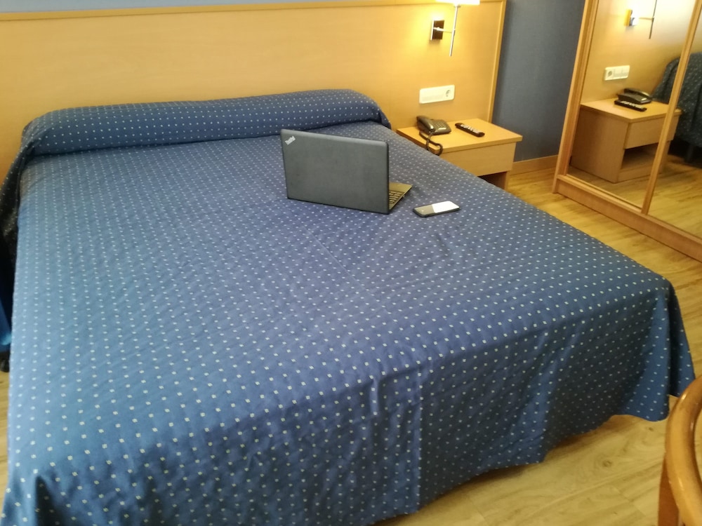 Hotel J. Balmes Vic 11/20