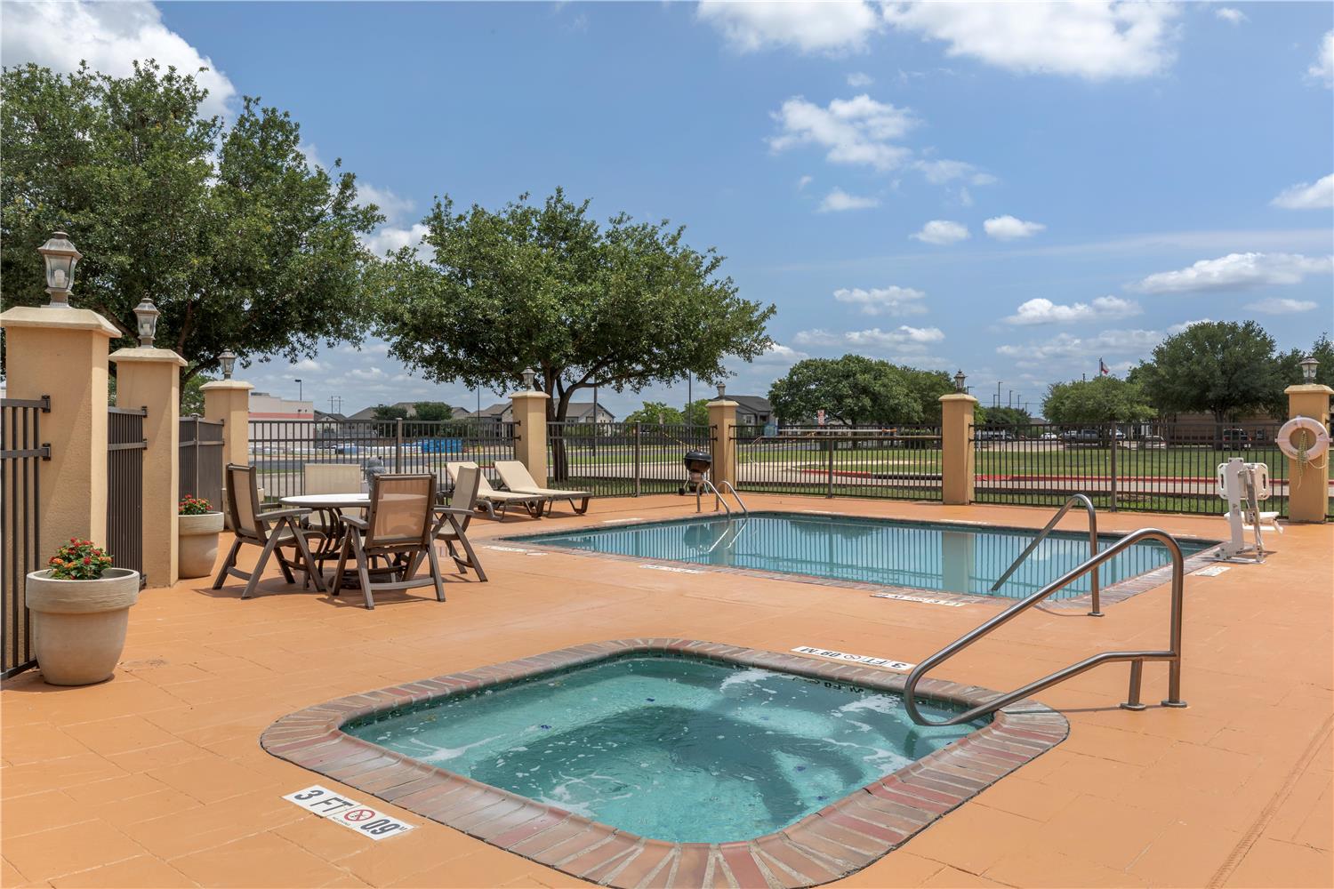 Best Western Bastrop Pines Inn 20/40