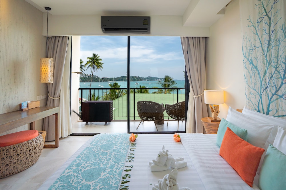 Bandara Beach Resort, Phuket 15/74