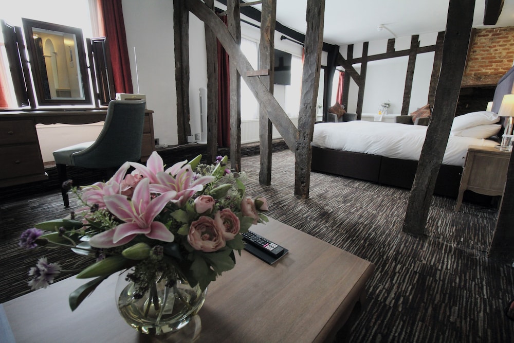 Saracens Head Hotel 30/50