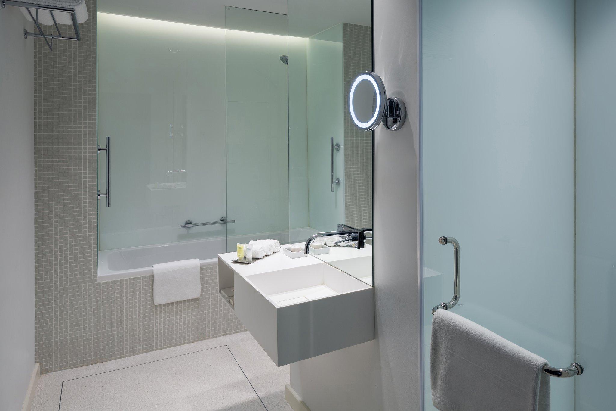 جناح بسرير مزدوج بإطلالة على المدينة بغرفة نوم واحدة، ستايبريدج سويتس الخبر(Staybridge Suites Al Khobar) 5/8