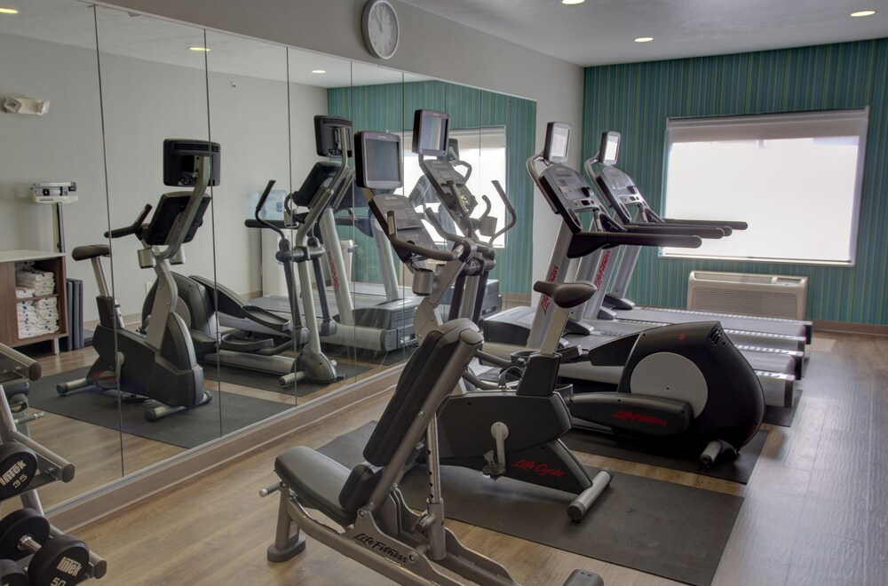 Holiday Inn Express Hotel Suites Le Mars 34/48