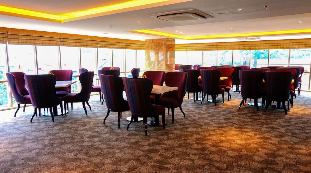 Louis Kienne Hotel Pandanaran 32/43