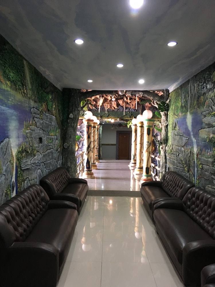 Boutique Hotel 01 28/34