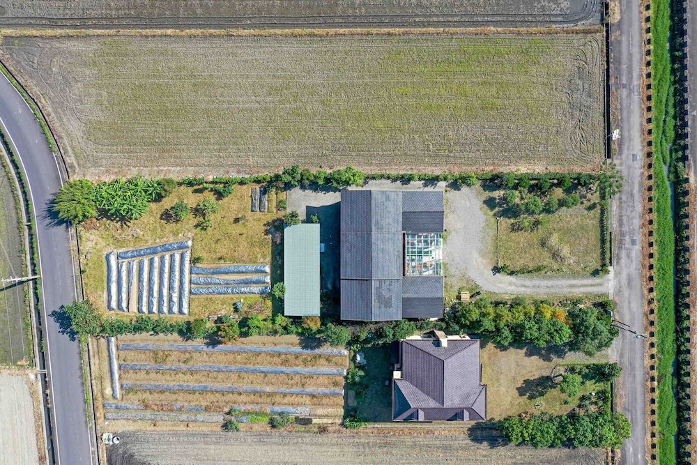 Farmland B&B 46/47