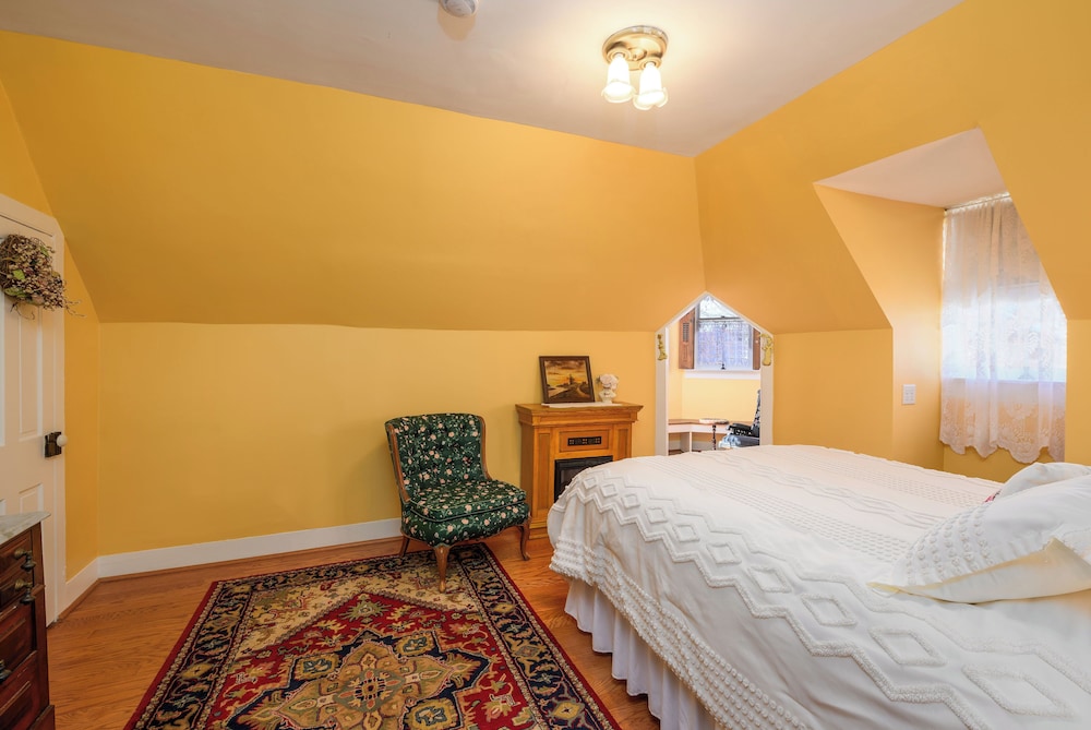 Gillis Grier Bed and Breakfast 11/50