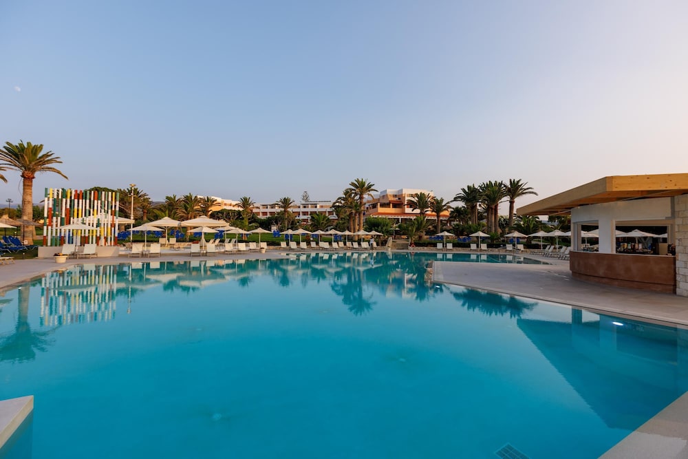Anissa Beach and Village Hotel 48/80