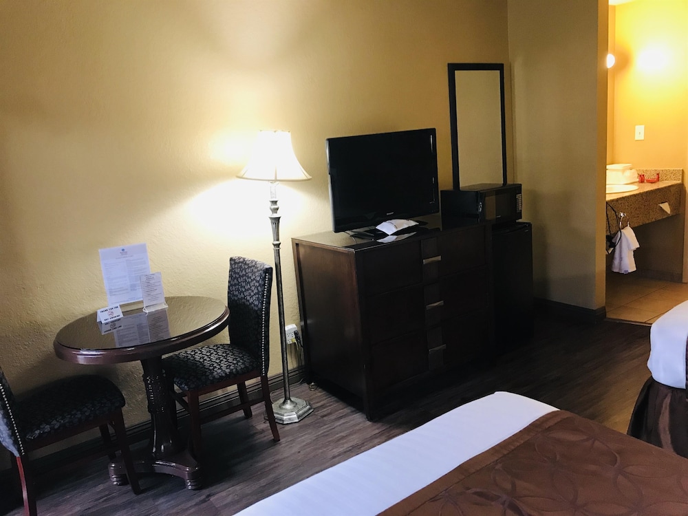 Empire Inn 32/43