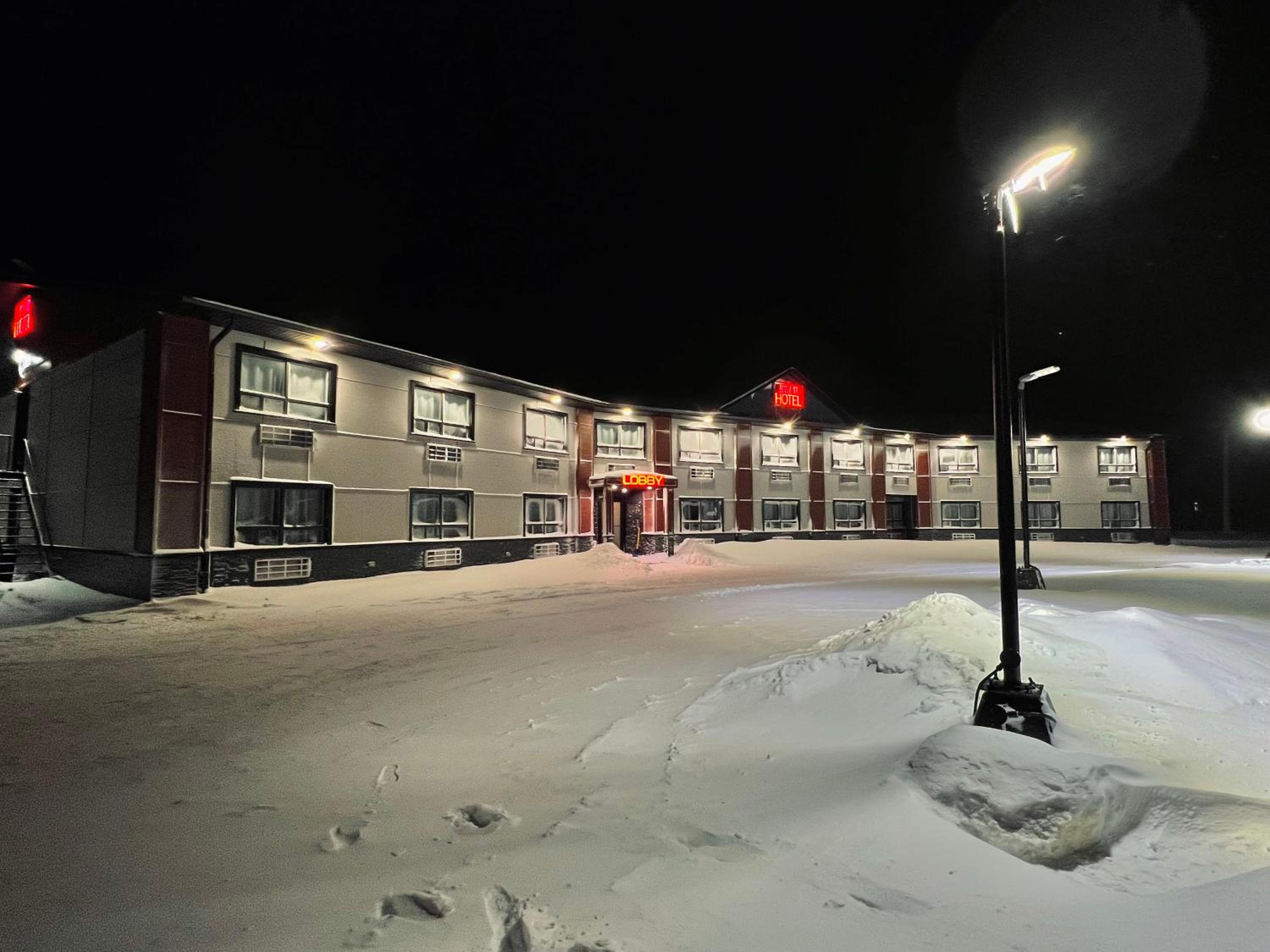 HWY 17 Hotel 44/50