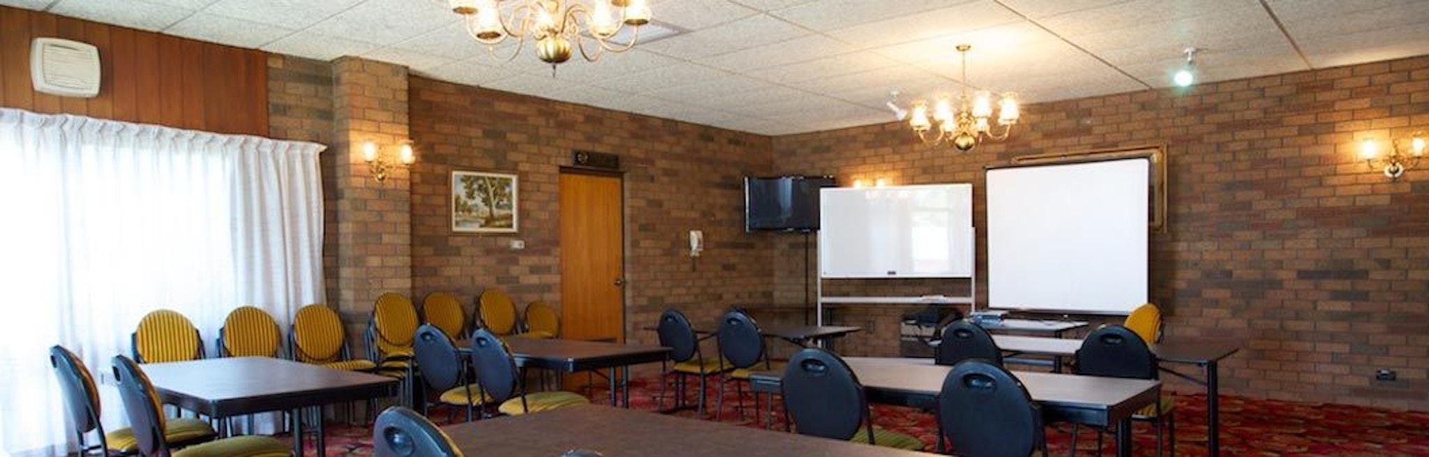 Golden Grain Motor Inn 38/54