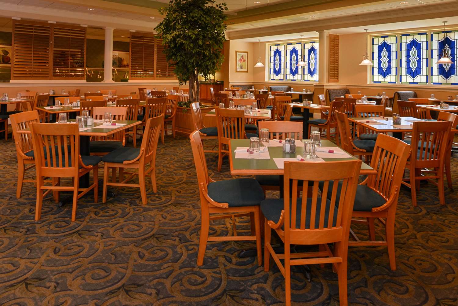 Dutch Inn Hotel 12/22