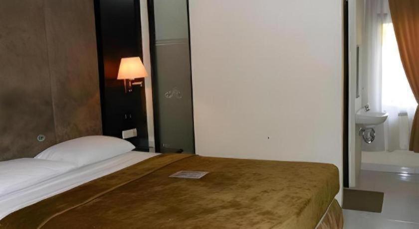 C'One Hotel Cempaka Putih powered by Archipelago 15/38